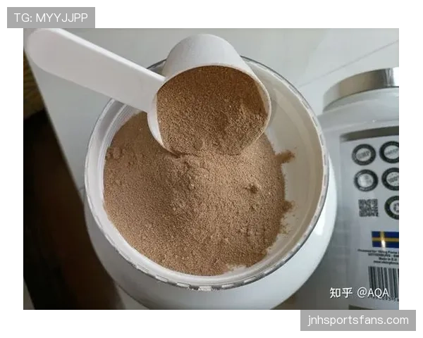 库里家冰箱里塞满有机蔬菜，训练完喝的蛋白粉比我的口红还贵
